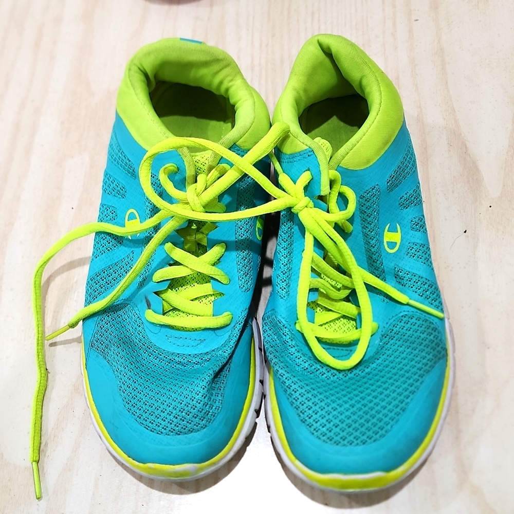 Wens athletic shoes by Champion